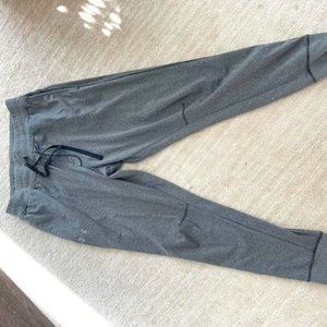 Under Armour Men's Slim Fit, Joggers Size L, Great Condition!